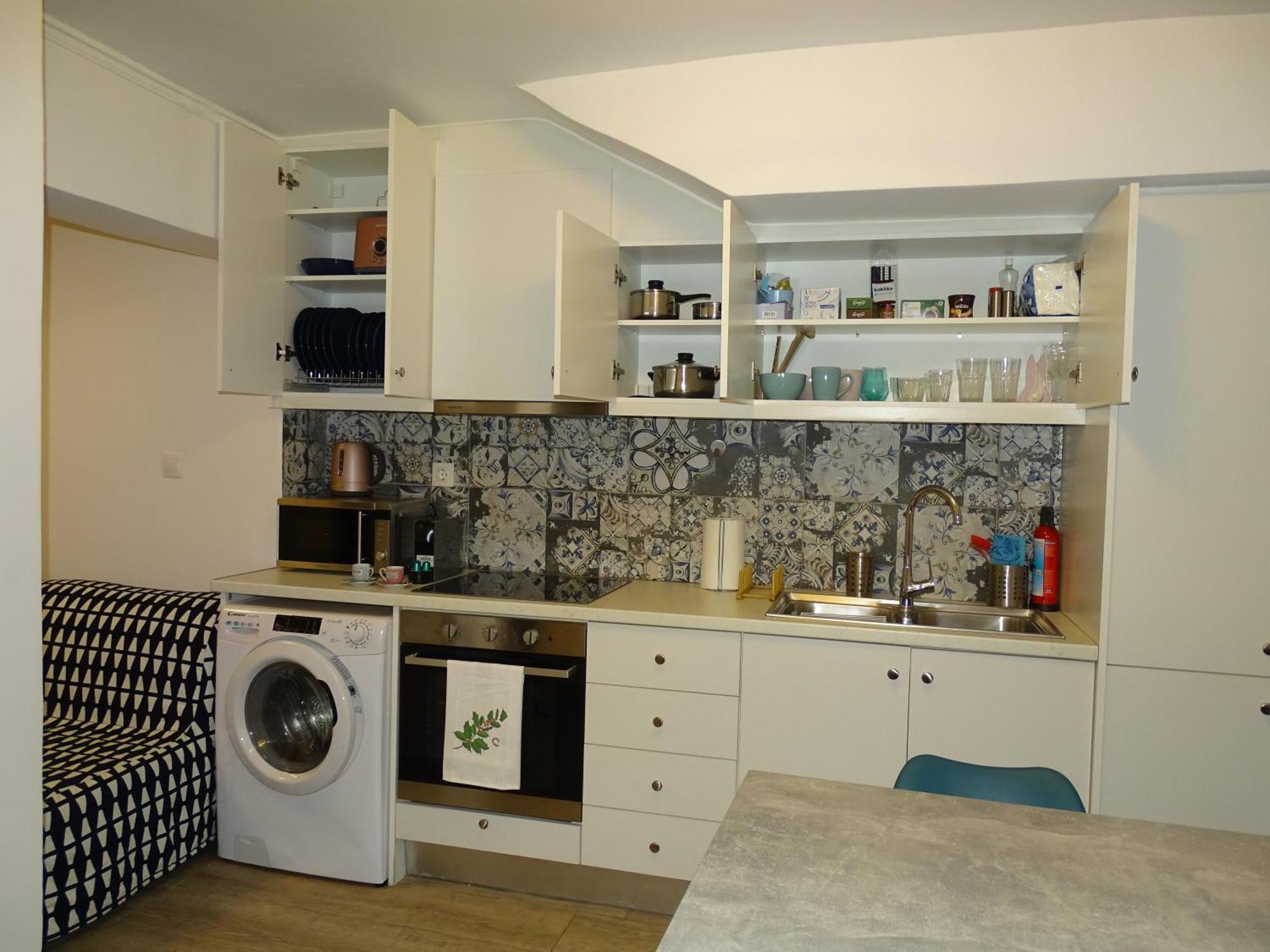 Stylish, Comfortable, Basement Loft-Like Apartment With Amenities Афины Экстерьер фото